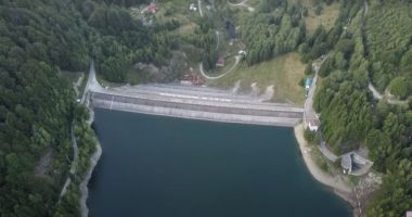 Stire din Eveniment : Alertă la un baraj vechi de 50 de ani! Betonul începe să cedeze, iar mai multe localități sunt în pericol