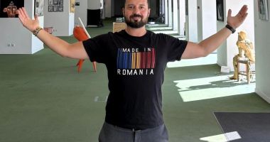 Stire din Eveniment : Cine este bărbatul agresat după ce i-a strigat lui Călin Georgescu "Marș la Moscova"