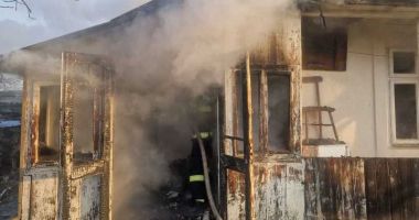 Stire din Eveniment : Un bărbat de 69 de ani a fost găsit mort în locuința cuprinsă de flăcări