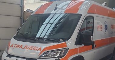 Stire din Eveniment : Un bărbat ar fi fost înjunghiat de iubita de 60 de ani, pe stradă. Femeia este de negăsit
