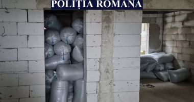Stire din Eveniment : GALERIE FOTO. Bărbat arestat pentru furt calificat din barje, pe Dunăre