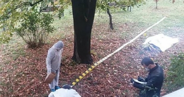 Stire din Eveniment : DESCOPERIRE MACABRĂ! Tânăr găsit mort, cu capul zdrobit și dezbrăcat