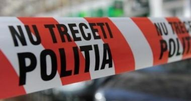 Stire din Eveniment : Bărbat găsit mort în mașină, în județul Constanța. Poliția, anchetă la fața locului. Cine e victima