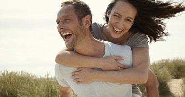 Stire din Life and Style : Bărbații trecuți de 39 de ani devin invizibili pentru femeile mai tinere