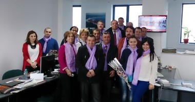 Stire din Politică-Administrație : Galerie FOTO - Echipa PP-DD Constanța  a "invadat" orașul cu flori și mărțișoare