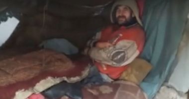 Stire din Eveniment : Caz revoltător la Iași. Bărbat cu deficiențe mintale, fără picioare, ținut de familie într-un coteț
