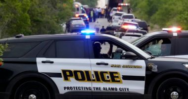 Doi bărbați au fost acuzați în legătură cu moartea celor 51 de migranți găsiți într-un camion din Texas
