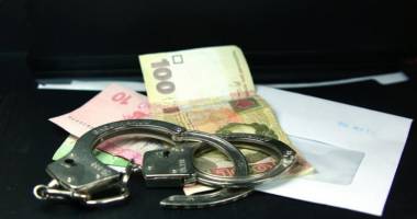 Stire din Eveniment : Bărbat reținut după ce a pretins că are influență pe lângă un judecător