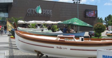 Barca pescarilor din Mediterana și canoea cu motor electric - vedetele "Tomis Yacht" - 5