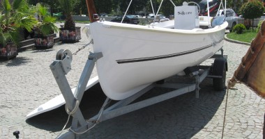 Barca pescarilor din Mediterana și canoea cu motor electric - vedetele "Tomis Yacht" - 2