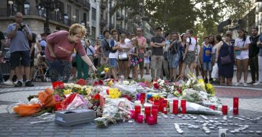 Stire din Actualitate : Barcelona a comemorat victimele atacului de pe La Rambla