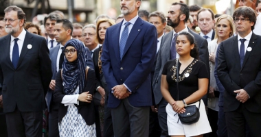 Stire din Actualitate : Barcelona, 500.000 de oameni  în stradă împotriva terorismului