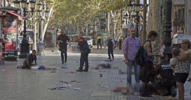 Poliția spaniolă a oprit un al doilea atac, după cel de la Barcelona. Cinci teroriști cu centuri cu explozibil, împușcați
