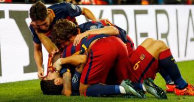 Stire din Sport : Barcelona riscă excluderea din competițiile europene!