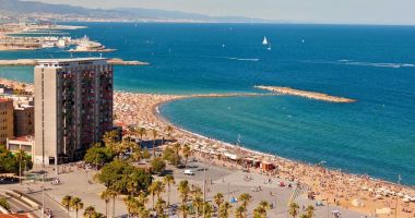 Stire din Actualitate : Pandemia încă naște restricții controversate. Ce decizie a luat Barcelona