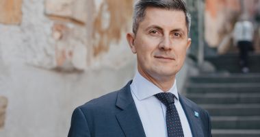 Stire din Politică-Administrație : Dan Barna: "PNRR va fi aprobat în septembrie"