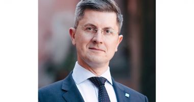 Stire din Politică-Administrație : Dan Barna: „În PNL e o competiție de cine dă mai multe castane USR-PLUS”