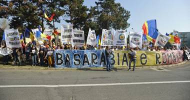 Stire din Politică-Administrație : Scandal la Neptun! Basarabenii s-au împins cu jandarmii înaintea ședinței comune de Guvern