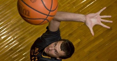 Stire din Sport : Baschet, Liga Națională masculină. Urmează finalul Cupei și play-off-ul