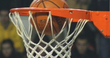Stire din Sport : Baschet: nou jucător, în probe la Steaua