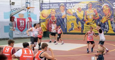 Stire din Sport : Baschetul 3x3 cucereşte litoralul! Spectacol sub panou, la Constanţa StreetPlay