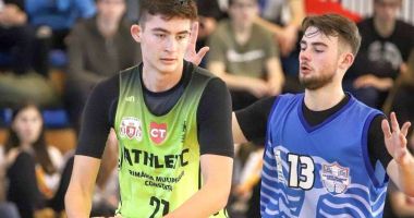 Stire din Sport : Trei juniori, cooptaţi în lotul echipei de seniori a BC Athletic