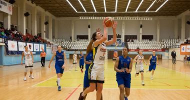 Stire din Sport : Baschetbalistele de la CS Phoenix țintesc victoria în meciul de la Cluj
