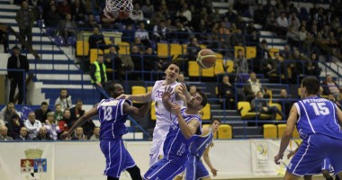 Stire din Sport : BC Farul va avea un an greu: "Sperăm să se salveze de la retrogradare"
