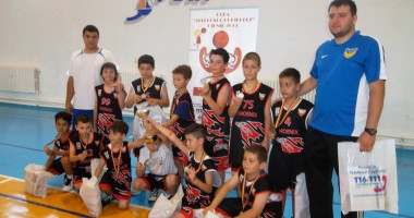 CS Phoenix, locul I la Cupa "Telefonul Copilului" și "Dl Goe joacă baschet" / Galerie foto - 6