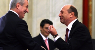 Stire din Politică-Administrație : Traian Băsescu îi cere demisia lui Călin Popescu Tăriceanu de la conducerea Senatului
