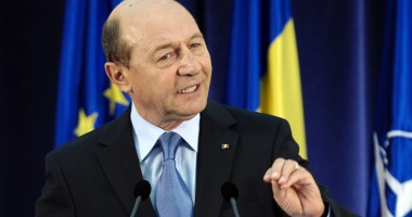 Stire din Politică-Administrație : Traian Băsescu: Să renunțe la afirmații de acest gen