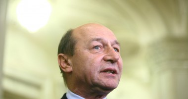 Stire din Politică-Administrație : Președintele Băsescu vrea să se adreseze Parlamentului