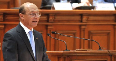 Stire din Politică-Administrație : Traian Băsescu, în Parlament: Propun îndepărtarea din Guvern a miniștrilor cu dosare penale