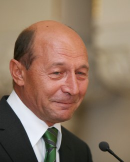 Stire din Politică-Administrație : "Când un prim-ministru și un președinte stabilesc o soluție, cât mai contează Dan Voiculescu"