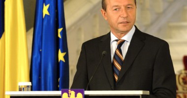Stire din Politică-Administrație : Băsescu: "Privatizarea CFR e în responsabilitatea Guvernului"