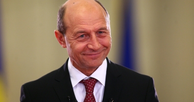Stire din Politică-Administrație : Traian Băsescu: "Iohannis i-a jucat pe pesediști"