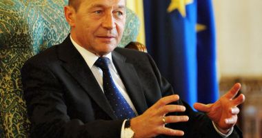 Stire din Politică-Administrație : "Președintele poate frâna setea de putere a PSD dacă este dispus să lupte"