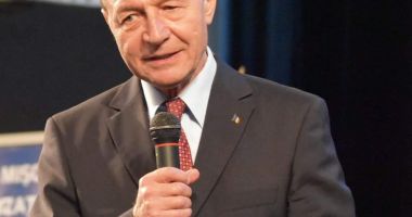 Stire din Politică-Administrație : Emil Boc ar putea fi candidat comun al PNL și PMP la Primăria Cluj