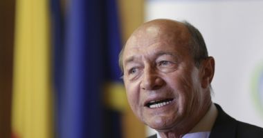 Stire din Politică-Administrație : Traian Băsescu îl atacă pe candidatul independent la prezidenţiale, Mircea Geoană