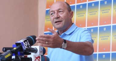Stire din Politică-Administrație : REFERENDUM /  BEC: 45,92% - prezența la vot la închiderea urnelor