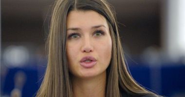 Stire din Politică-Administrație : Elena Băsescu, posibil candidat la alegerile parlamentare din partea PMP Constanța