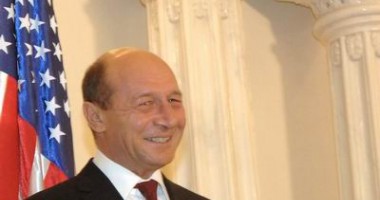 Stire din Politică-Administrație : Traian Băsescu semnează la Pentagon scutul antirachetă