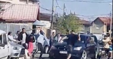 Stire din Eveniment : De la ce a pornit bătălia din Pantelimon, continuată la spital. „Nu a vrut să se mărite și de acolo a plecat”