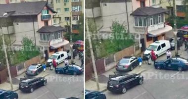 Stire din Eveniment : Bătaie cu topoare în plină stradă! Mascaţii şi poliţiştii au intervenit de urgenţă