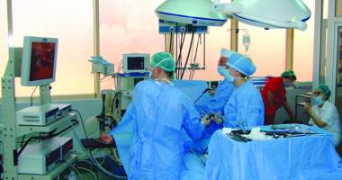 Stire din Sănătate : Bătălie cu cancerul câștigată: tumoare  de colon, operată laparoscopic