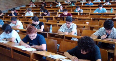 Stire din Cultură-Educație : Bătălie pentru un loc la Medicină,  în București