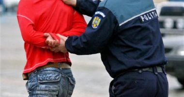 Stire din Eveniment : Bătăuș de 15 ani reținut pentru trei infracțiuni de lovire sau alte violențe