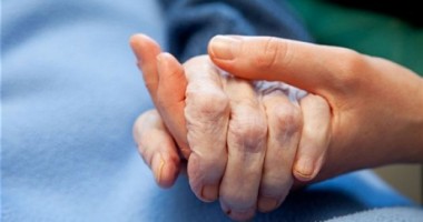 Stire din Actualitate : Părinții care se simt neglijați își pot da copiii în judecată. Află unde