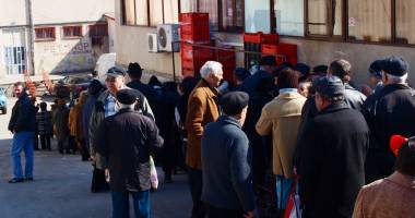 Stire din Politică-Administrație : S-a stabilit când se distribuie pachetele cu alimente pentru nevoiașii din Constanța