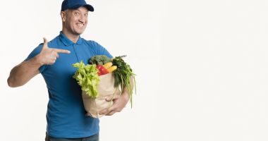 Stire din Social : Bătrânii fără niciun ajutor pot primi cumpărăturile necesare acasă